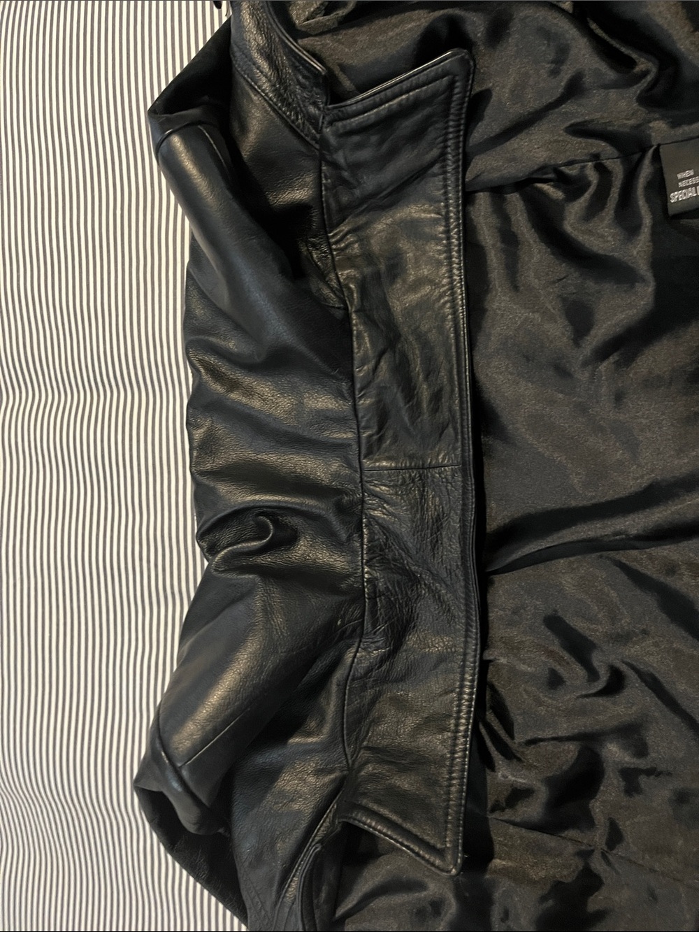 Hardly worn leather jacket/blazer style - Picture 4 of 6